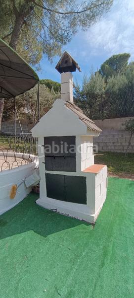 Foto 9e4c594c-669d-4048-9039-0cb4fb8bf820. Chalet avec cheminée chauffage parking piscine dans Uceda