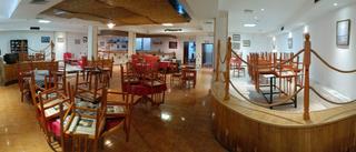 Location Local commercial  Calle alalpardo. Local a pie de calle con terraza privada