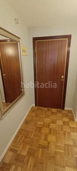 Foto a9eda9bc-393b-4d80-ba43-0a8a9c309d34. Pis amb calefacció aparcament a Ensanche Alcobendas