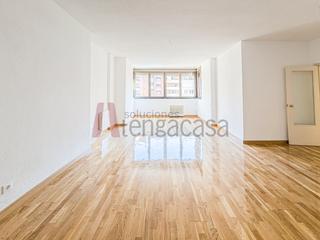 Etagenwohnung in Calle de Luis de Salazar