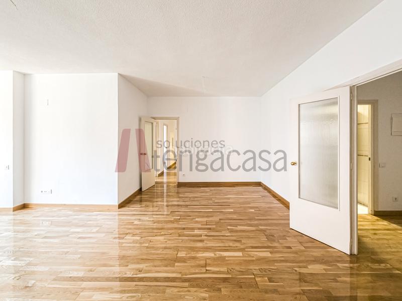 Foto 3a09d3db-06fd-46bf-9f75-da3f342f68d0. Rent flat with heating parking in Prosperidad Madrid