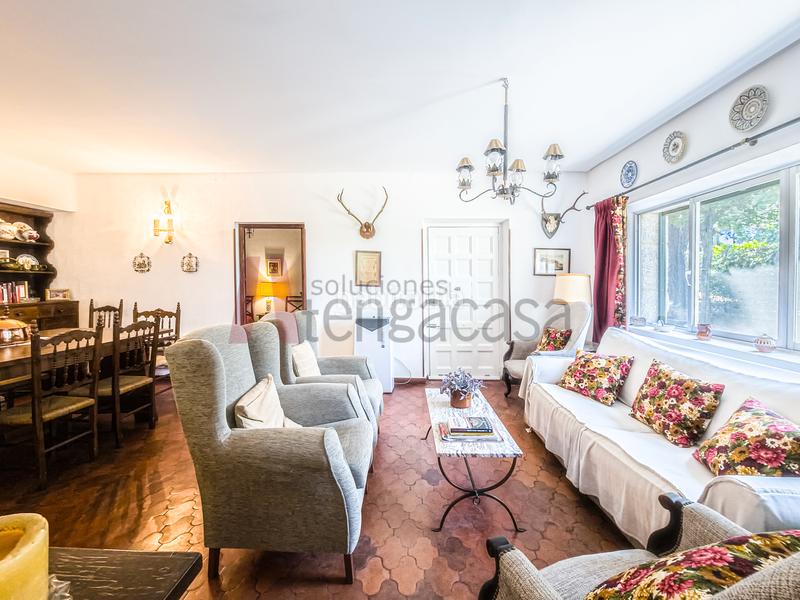 Foto 9f9017e1-cdf4-4e1c-954a-5a6153af8dc3. Chalet  rustico en venta en Valdemorillo pueblo Valdemorillo