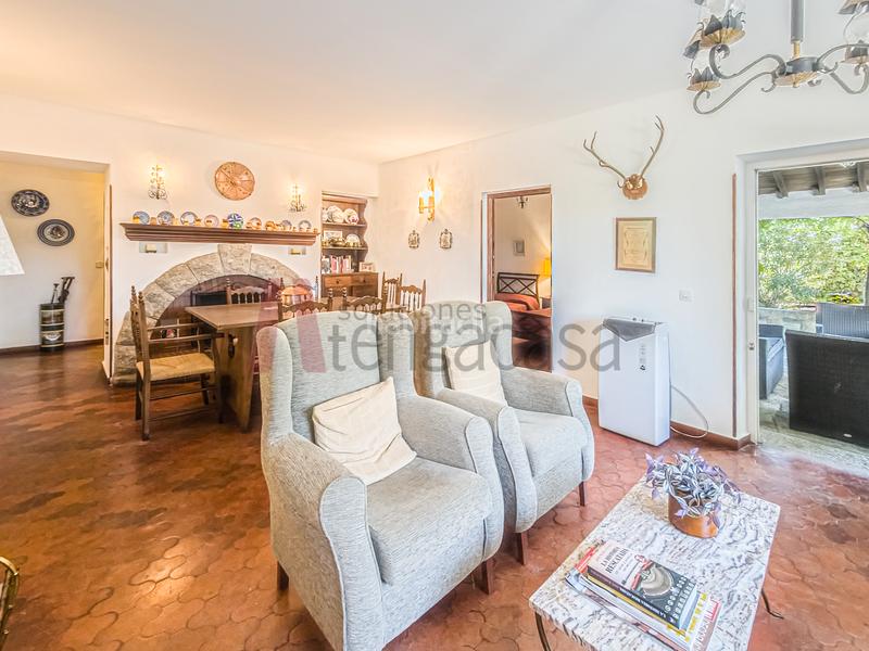 Foto a805607e-6e33-4063-b73e-e7f7b361f0e2. Chalet  rustico en venta en Valdemorillo pueblo Valdemorillo