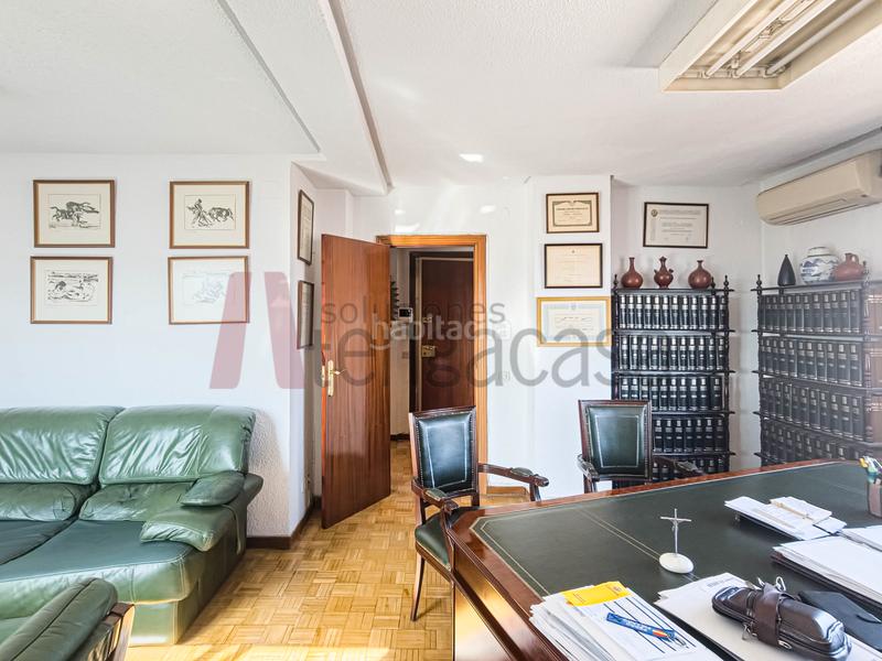 Foto 128bcecd-e92e-4b63-8ac9-92cb94784d08. Piso exclusivo piso en última planta con vistas únicas a la sierra y bernabéu, en francisco silvela en Madrid