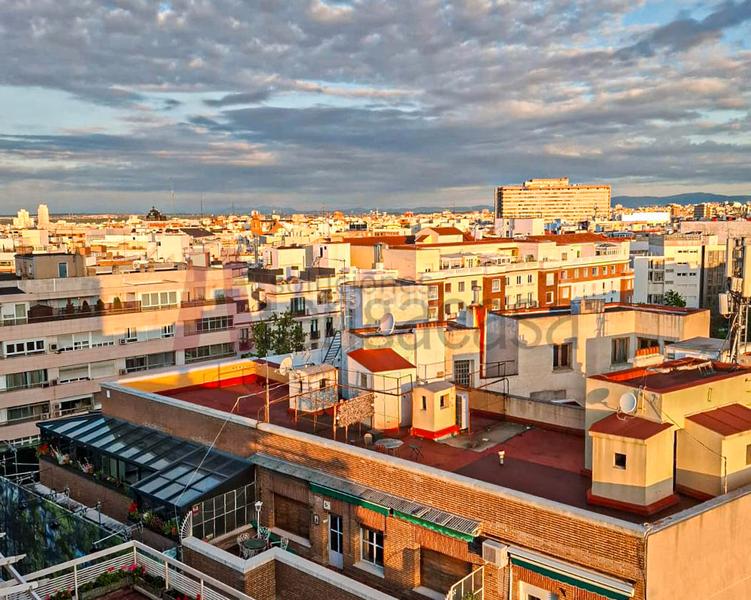 Foto dac68424-cf60-4b78-97f0-d272fb221a67. Piso exclusivo piso en última planta con vistas únicas a la sierra y bernabéu, en francisco silvela en Madrid