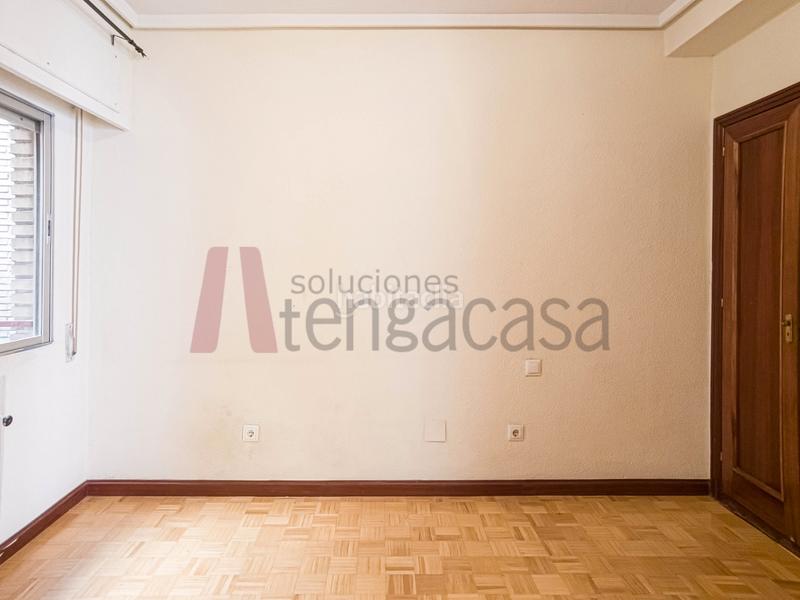 Foto 63c97e50-9009-419d-971d-21278a56dad1. Piso  amplio, bien ubicado y con terraza: ¡ven a conocerlo! en Madrid