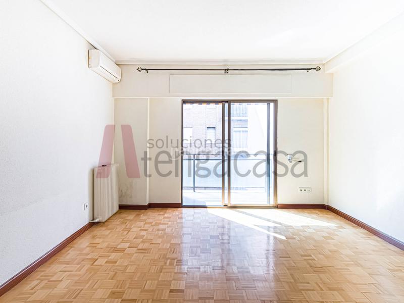 Foto 6c66aade-4081-45c9-b5ca-42184b11fbf1. Piso  amplio, bien ubicado y con terraza: ¡ven a conocerlo! en Madrid