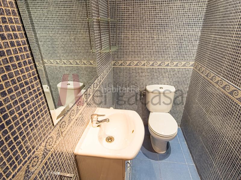 Foto 8279cb25-17c4-4e07-83a4-0399b57ea845. Piso  amplio, bien ubicado y con terraza: ¡ven a conocerlo! en Madrid