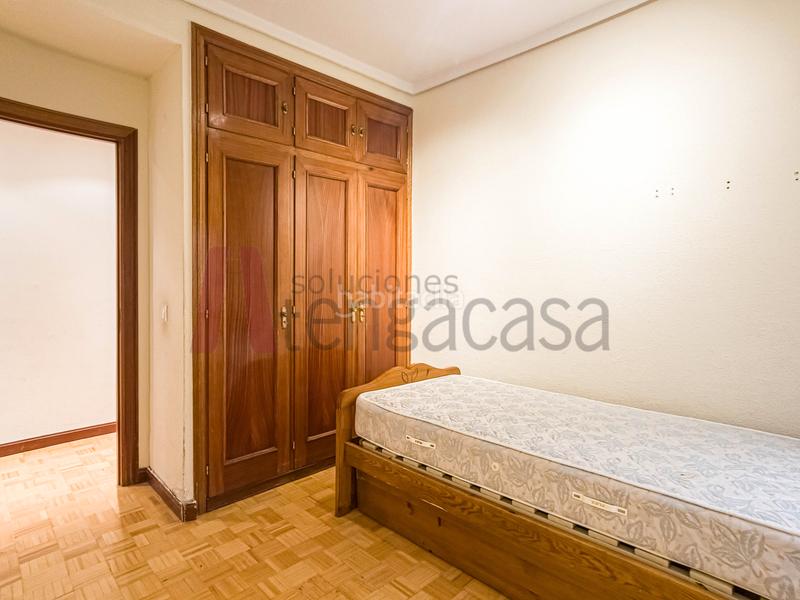 Foto a4fd234e-8a49-4228-9ea3-171748dea7db. Piso  amplio, bien ubicado y con terraza: ¡ven a conocerlo! en Madrid