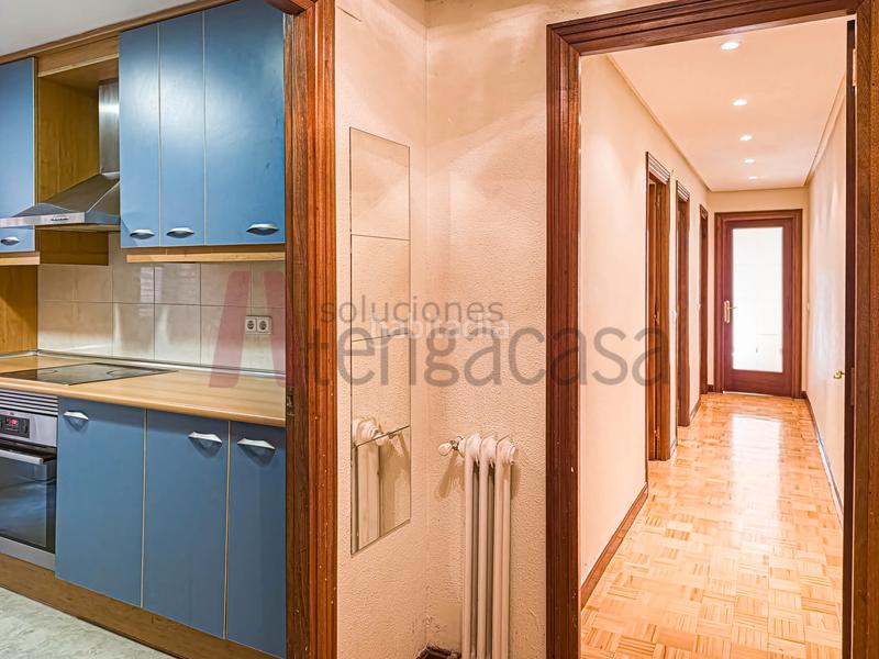 Foto ac8b2087-f400-45b6-bdbe-befe4e6b25ac. Piso  amplio, bien ubicado y con terraza: ¡ven a conocerlo! en Madrid