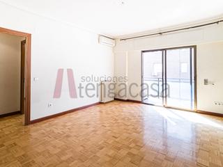 Etagenwohnung  Calle de méjico. Piso amplio, bien ubicado y con terraza: ¡ven a conocerlo!