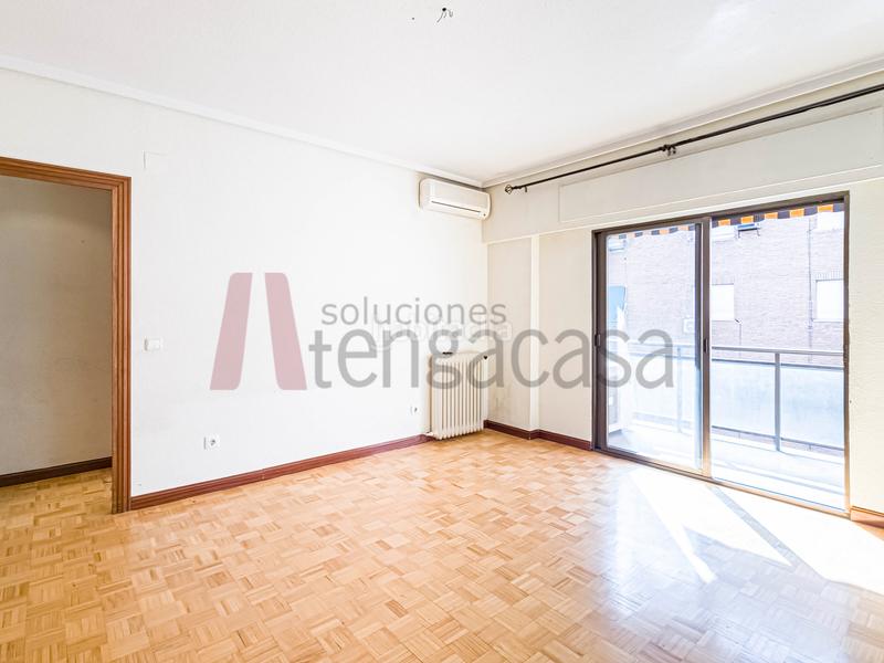 Foto dd3055e1-d61e-4b9e-aea5-208b6dc01f23. Piso  amplio, bien ubicado y con terraza: ¡ven a conocerlo! en Madrid