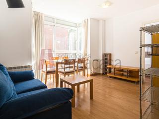 Location Appartement  Calle de los hermanos gómez. Alquiler de apartamento exterior con trastero en quintana.