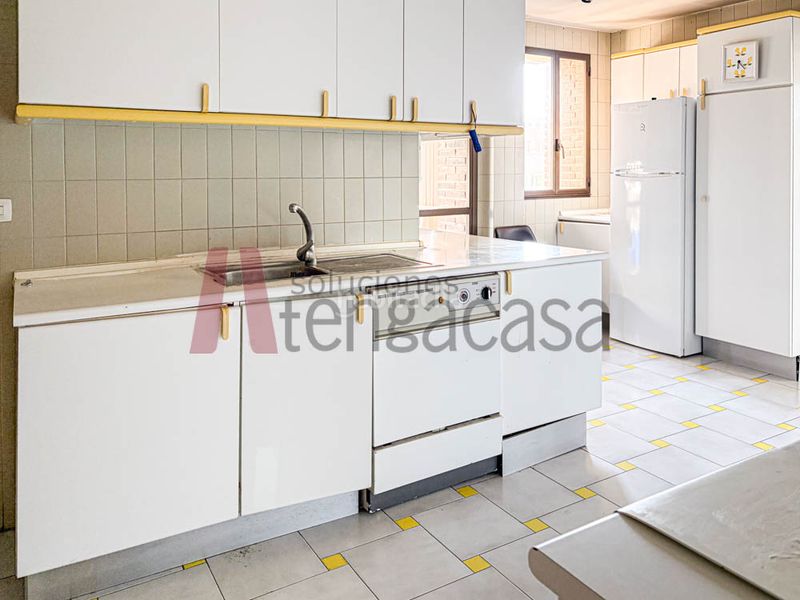 Piso exclusiva vivienda de lujo en arturo soria con piscina y dos plazas de garaje incluidas en el precio en Madrid - Imagen 22