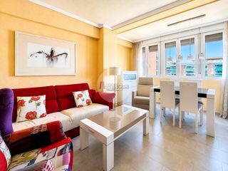 Pis  Avenida de oporto. Piso exterior de 98 m² catastrales con tres dormitorios y excele