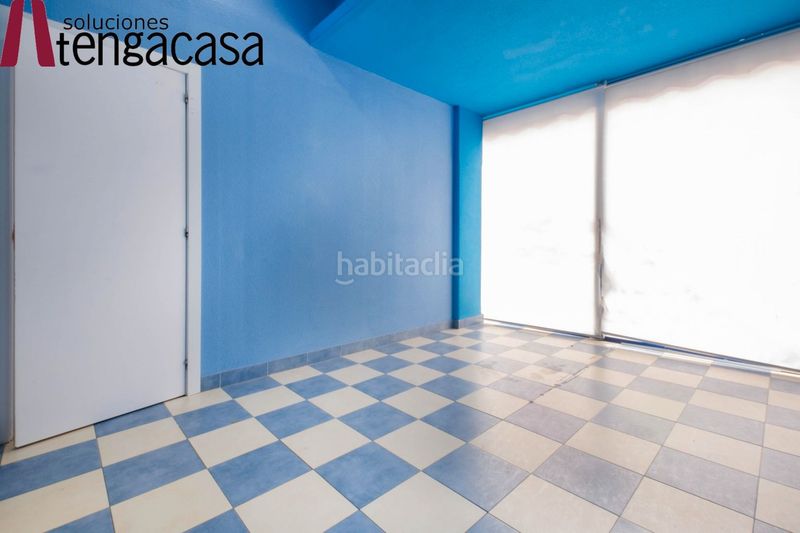 Foto 0a9b992a-ec70-4561-9c38-39754758f6ad. Local comercial amb calefacció a Aluche Madrid