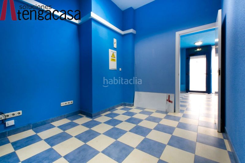 Foto b447f534-b2ff-4db3-99d7-ae48fbbad77c. Local comercial amb calefacció a Aluche Madrid
