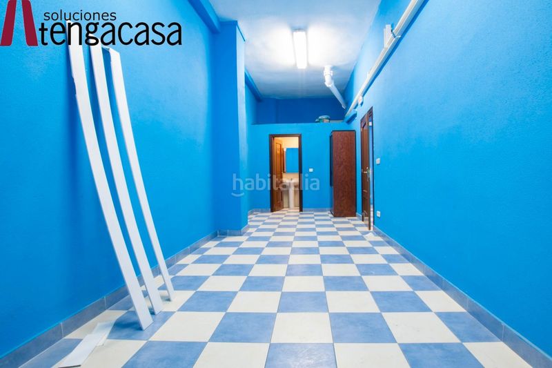 Foto c3aed394-e2c8-417a-b28c-2f47808552cb. Local comercial amb calefacció a Aluche Madrid