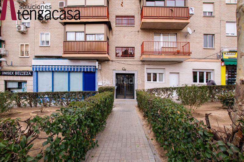 Foto d2416d1c-0304-4fc7-8363-a5e9a25a8415. Local comercial amb calefacció a Aluche Madrid