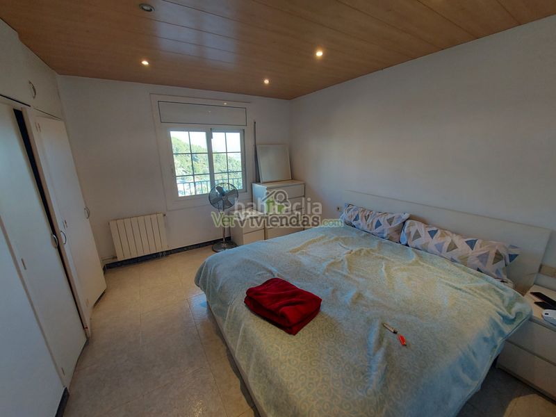 Foto 985c4d0d-c0e8-44a0-8ef5-096458c4ddf7. Haus mit heizung parking pool in Santa Coloma de Cervelló