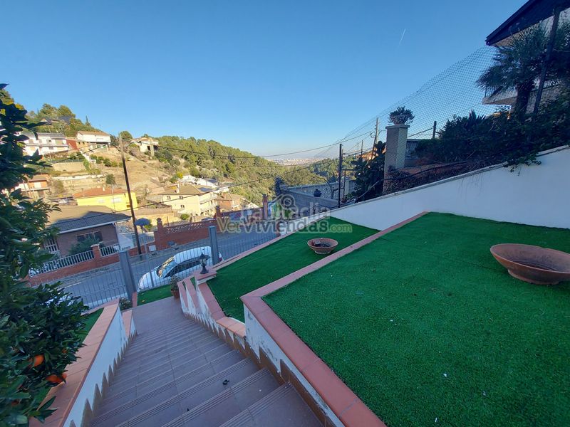 Foto b5c40da5-e8af-48b5-805f-51770587e51c. Haus mit heizung parking pool in Santa Coloma de Cervelló