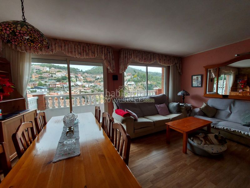 Foto a5af25f3-5b81-4254-8c67-f2d4cddb3887. Haus in carrer de la ginesta 28 in Santa Coloma de Cervelló