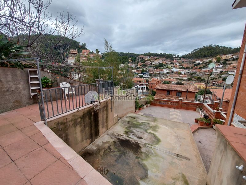 Foto b62453f9-78bb-4b8c-8397-dcbf78772a78. Haus in carrer de la ginesta 28 in Santa Coloma de Cervelló