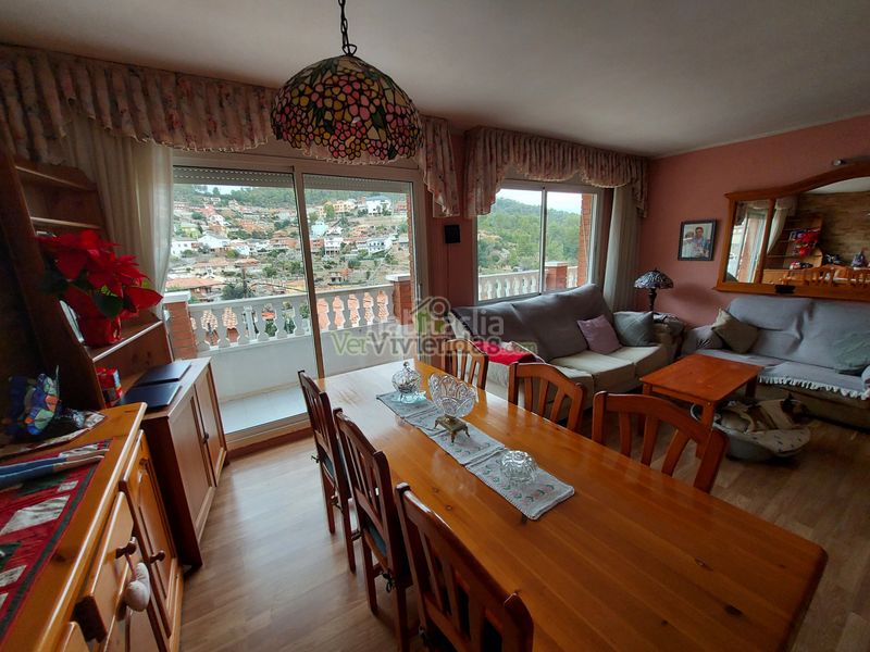 Foto b7f2be2d-2d83-4d88-aed5-65112c128a28. Haus in carrer de la ginesta 28 in Santa Coloma de Cervelló