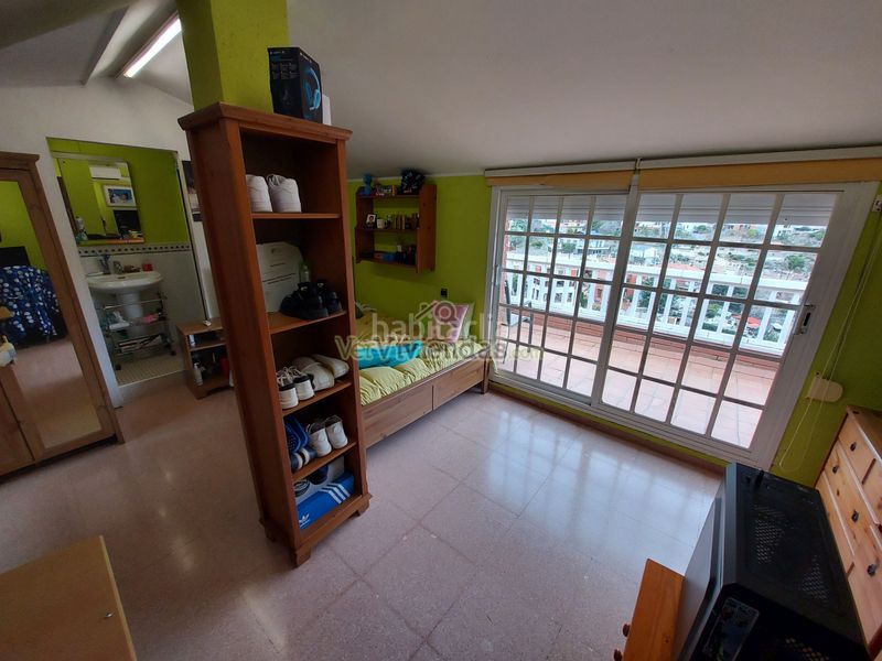 Foto e6ed3280-a9c0-4aac-8146-d9273e4a1900. Haus in carrer de la ginesta 28 in Santa Coloma de Cervelló