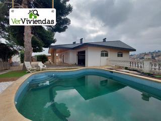 Maison à N/a. Impresionante casa con piscina