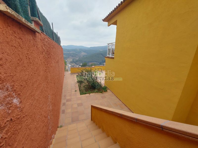 Foto 05bd7b90-04f1-4e8a-9f18-07101d58e56d. Casa a n/a a Torrelles de Llobregat