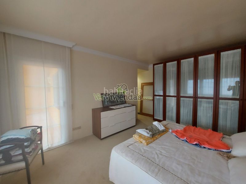 Foto 0e3fb00e-4354-4ea4-9ea6-6a1c38ed66e0. Casa a n/a a Torrelles de Llobregat