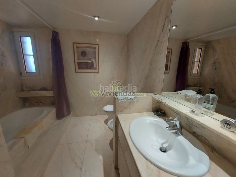 Foto 4d2f1dbd-647f-4771-aaf4-8a253895dbed. Casa a n/a a Torrelles de Llobregat
