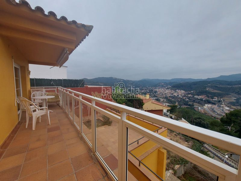 Foto 95c4dba3-b614-4ed6-ad93-fc3aa23e3ff4. Casa a n/a a Torrelles de Llobregat