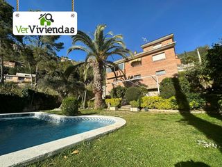 Casa en Carrer gavarrès la palma. Preciosa casa con piscina
