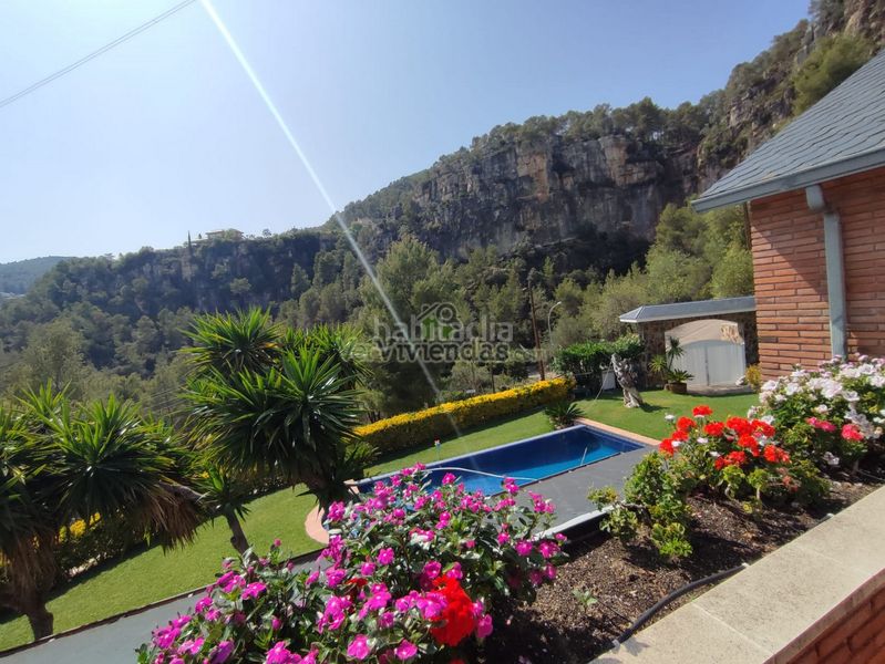 Foto 0870ddaa-557f-4547-aa89-bcba72cf617c. Chalet en n-340 329 espectacular casa con piscina en Vallirana