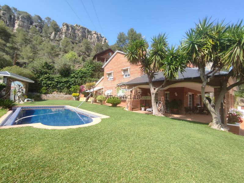 Foto 11518da7-8518-4f83-a379-ed25172247d6. Chalet en n-340 329 espectacular casa con piscina en Vallirana