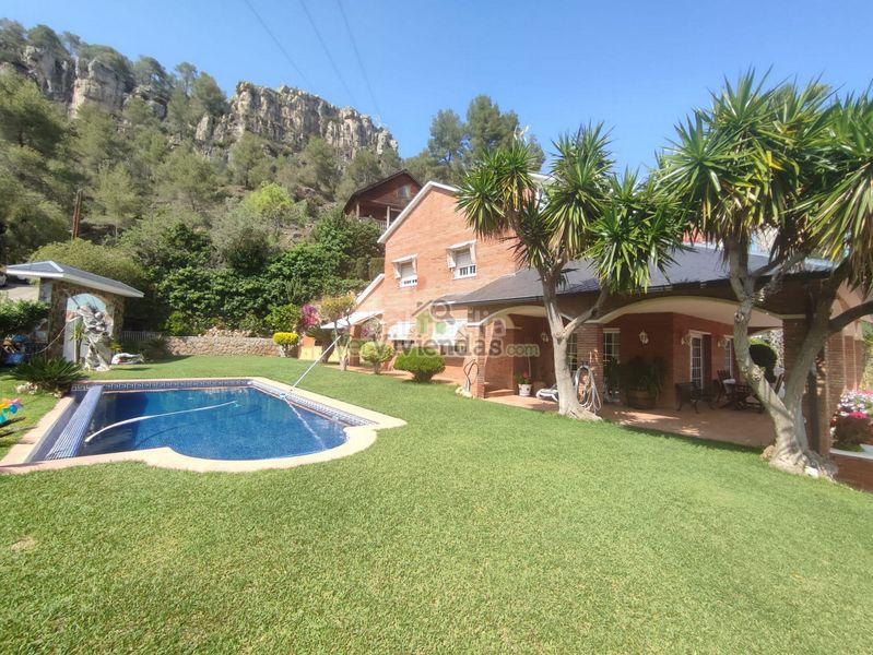 Foto 38b2ee95-c516-4aa8-854d-a2f73fc080ea. Chalet en n-340 329 espectacular casa con piscina en Vallirana