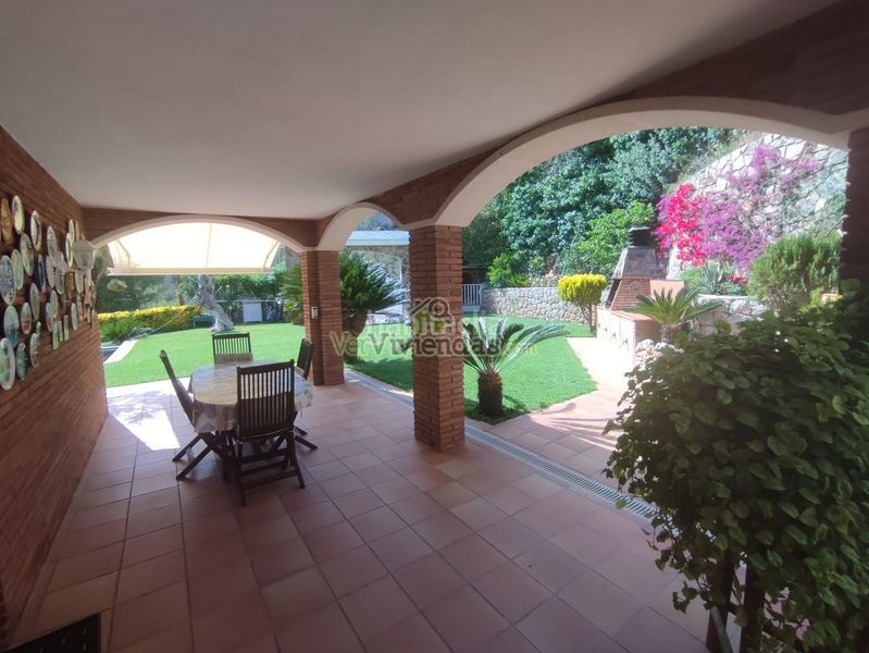Foto 51c80286-1be5-4917-9f27-2a008882f338. Chalet en n-340 329 espectacular casa con piscina en Vallirana
