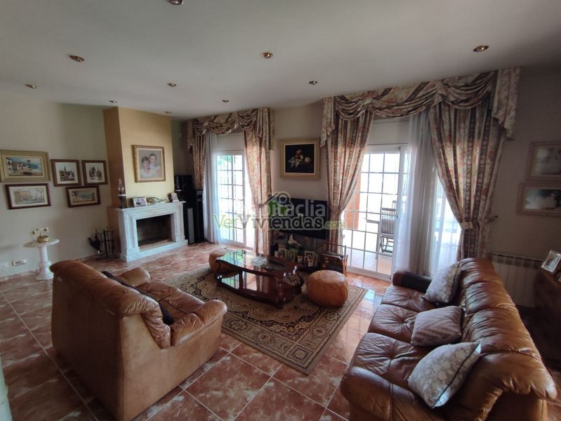 Foto 6738ac71-3364-4146-a41d-ebb975490672. Chalet en n-340 329 espectacular casa con piscina en Vallirana