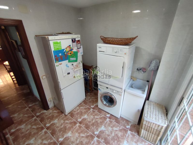 Foto 97390fc4-1312-439a-8323-fc6255c1e57a. Chalet en n-340 329 espectacular casa con piscina en Vallirana