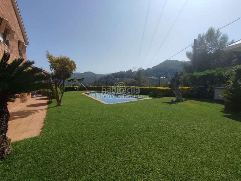 Foto a66481de-8eb9-4873-a2f4-194dc8bdad2e. Chalet en n-340 329 espectacular casa con piscina en Vallirana
