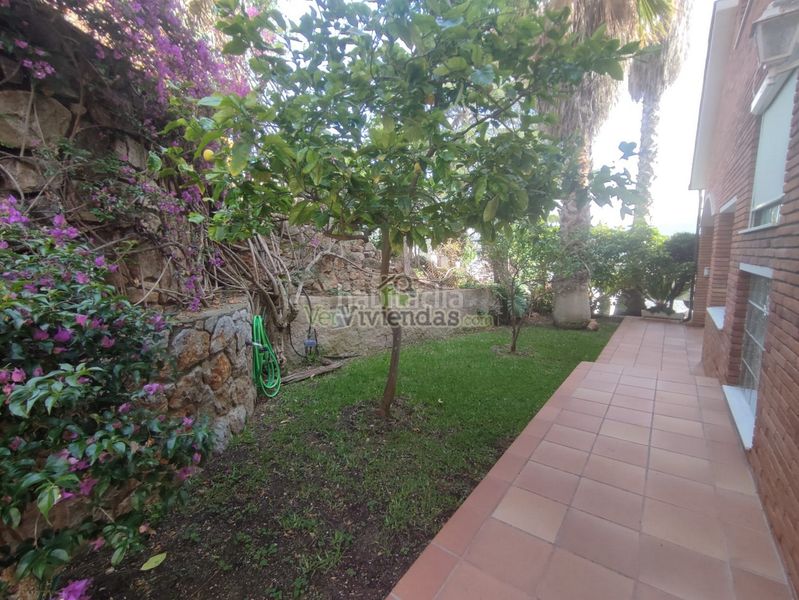 Foto b5ea9d24-e3c3-4ccc-86d7-da79c8a11ab9. Chalet en n-340 329 espectacular casa con piscina en Vallirana