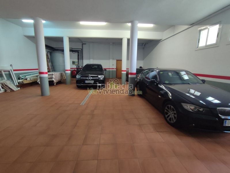 Foto c0a57c36-794c-4fd8-b51f-652b28a70d28. Chalet en n-340 329 espectacular casa con piscina en Vallirana