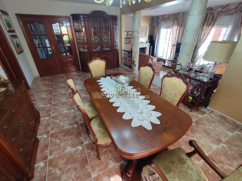 Foto c71fa884-c461-4616-9632-a80e0b19eb7f. Chalet en n-340 329 espectacular casa con piscina en Vallirana