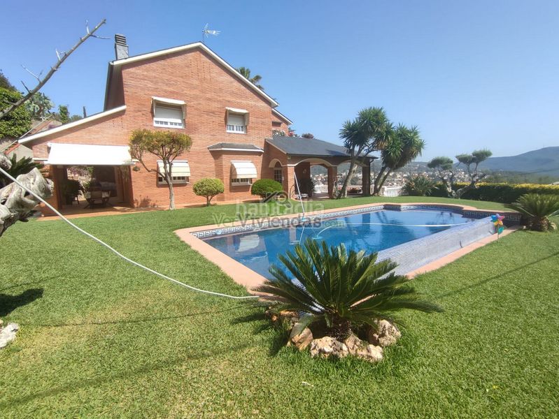 Foto daee4a3b-3fd7-49e9-b796-ceab3526bd12. Chalet en n-340 329 espectacular casa con piscina en Vallirana