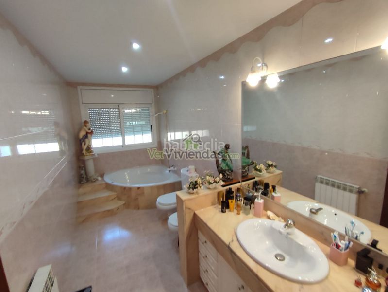 Foto ebb8c856-cc91-47d8-89ed-c941d4c9b9b0. Chalet en n-340 329 espectacular casa con piscina en Vallirana