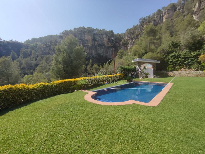 Foto ece7688d-899a-42c7-bd0d-5567754992fb. Chalet en n-340 329 espectacular casa con piscina en Vallirana