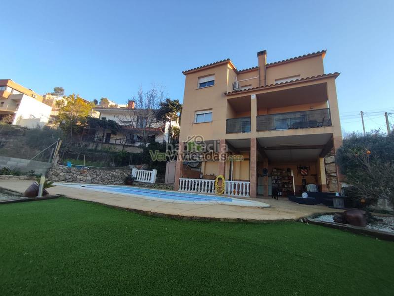 Foto 31b0337f-6be7-4220-b15d-99288b861096. Chalet en n/a preciosa casa con piscina en Vallirana
