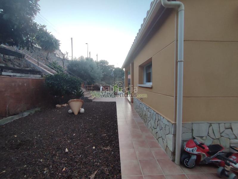 Foto a1e0ed61-75e5-42c5-bf4e-ccb6ee41e4e5. Chalet en n/a preciosa casa con piscina en Vallirana